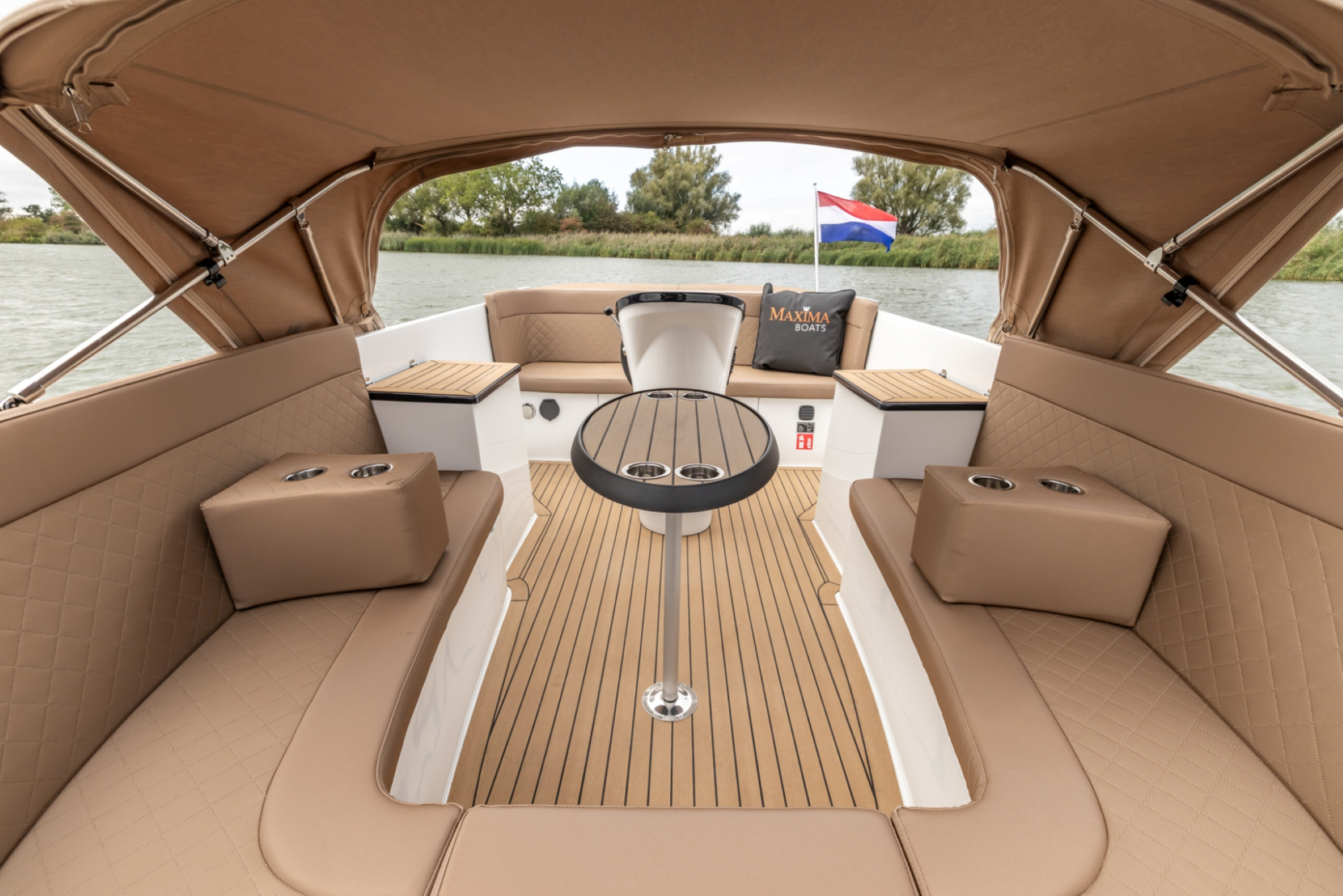 Maxima Boats 720 Retro