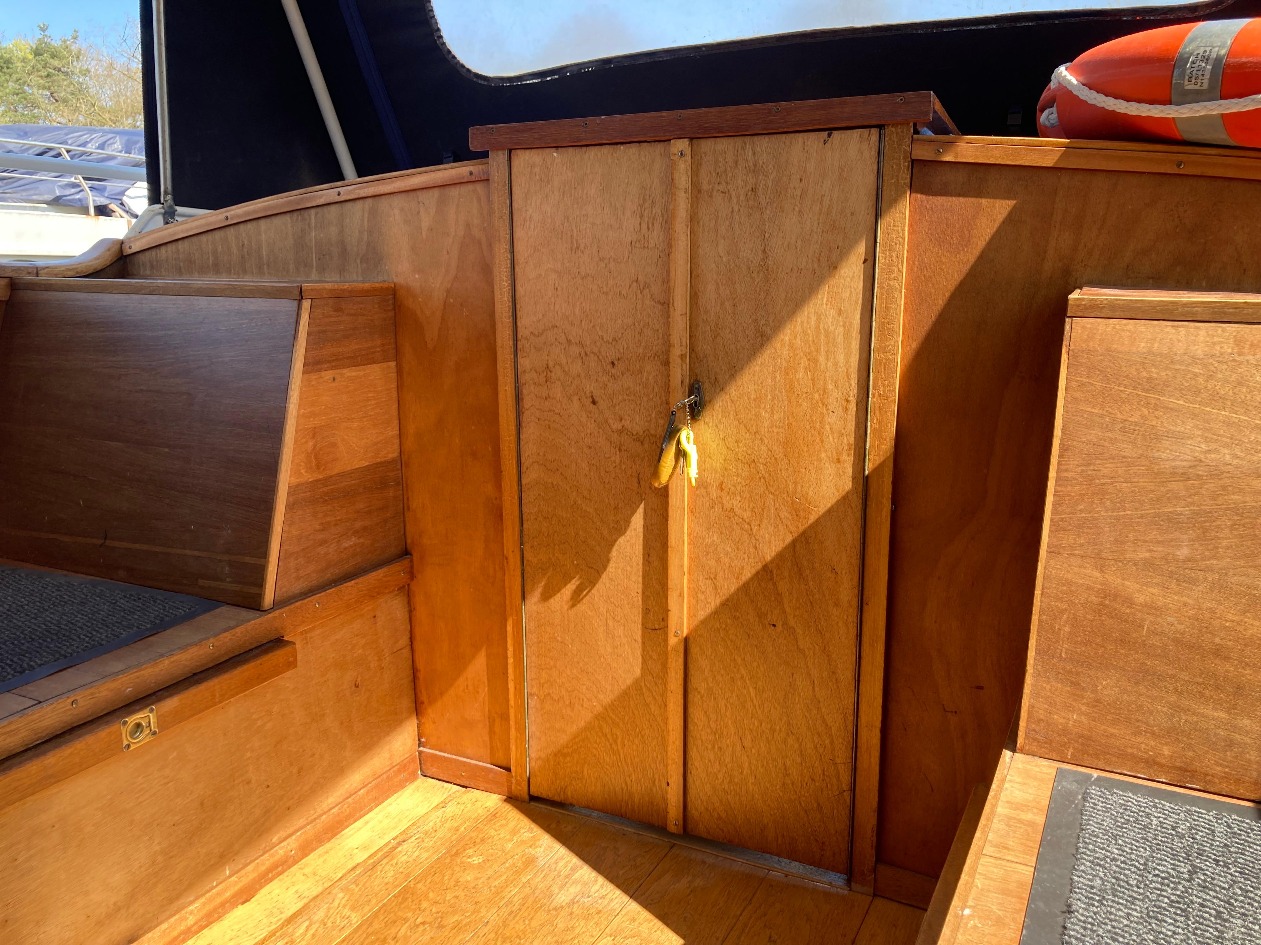 Motor Yacht Super Favorite AK 9.40