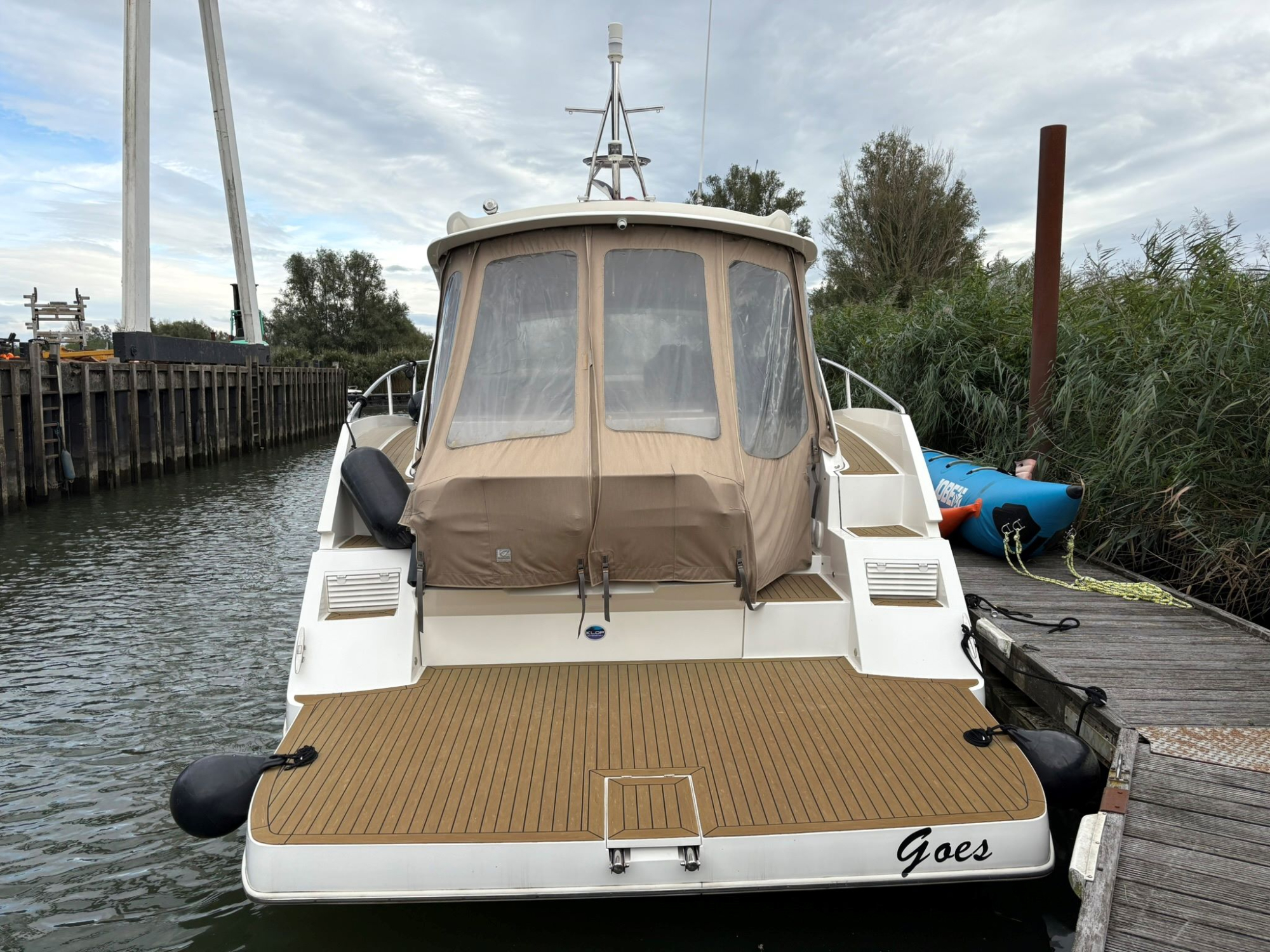 Galeon Yachts Galeon 405 HTL met 2x Volvo Penta D4 260 pk