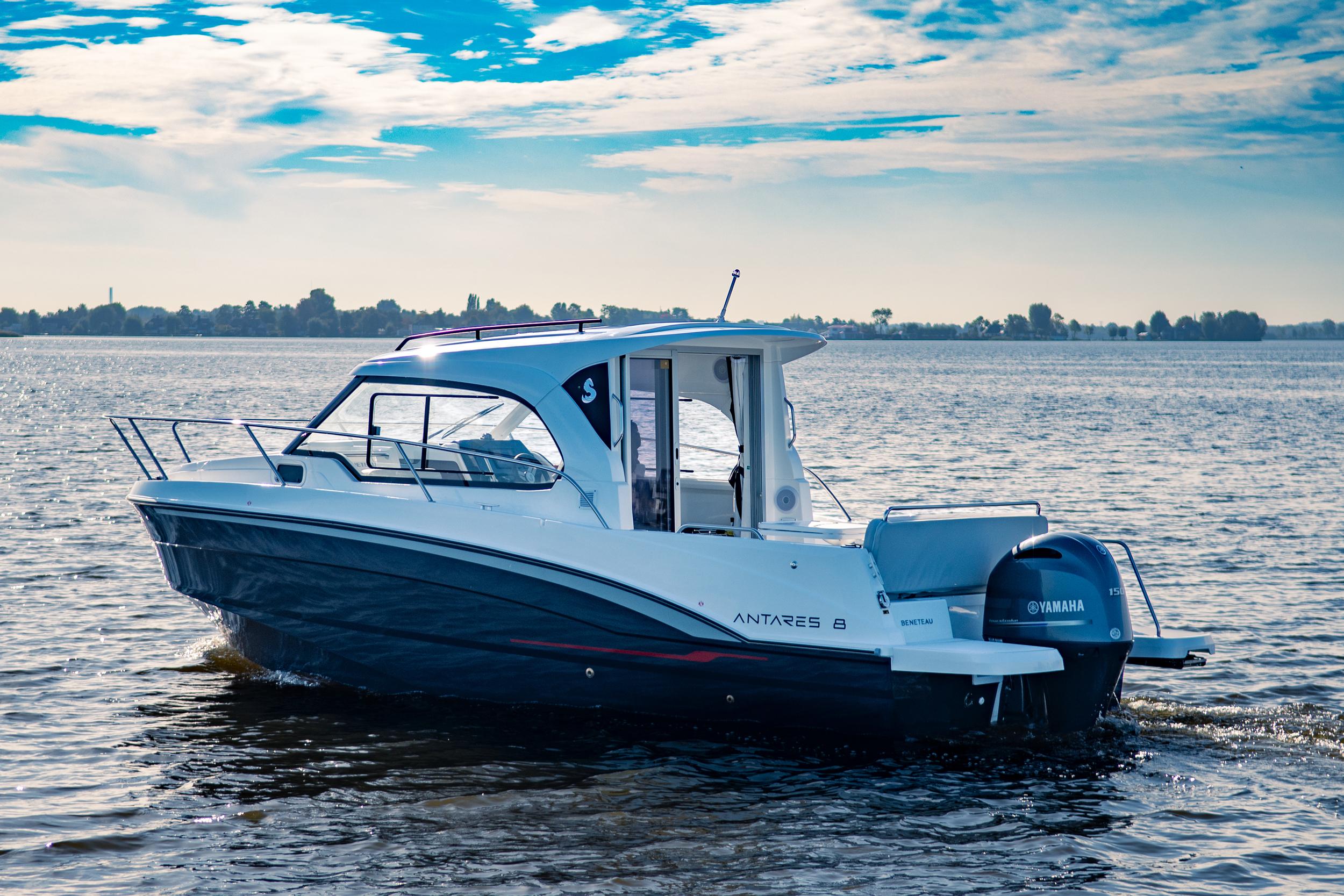 Beneteau Antares 8