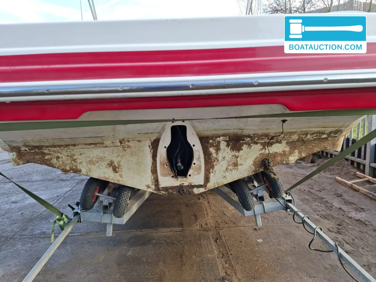 Rinker 246 Captiva Cuddy