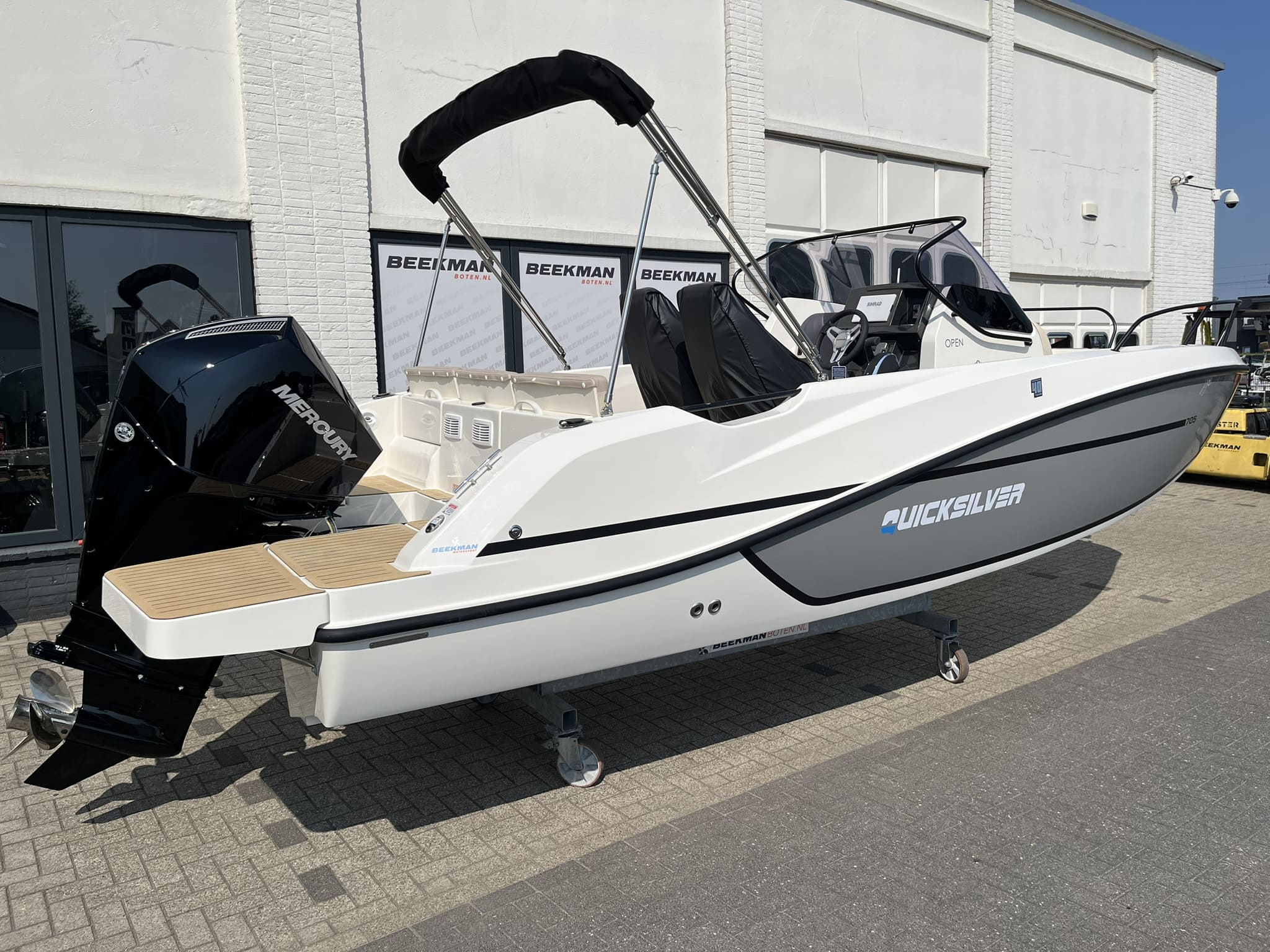 Quicksilver 705 Open