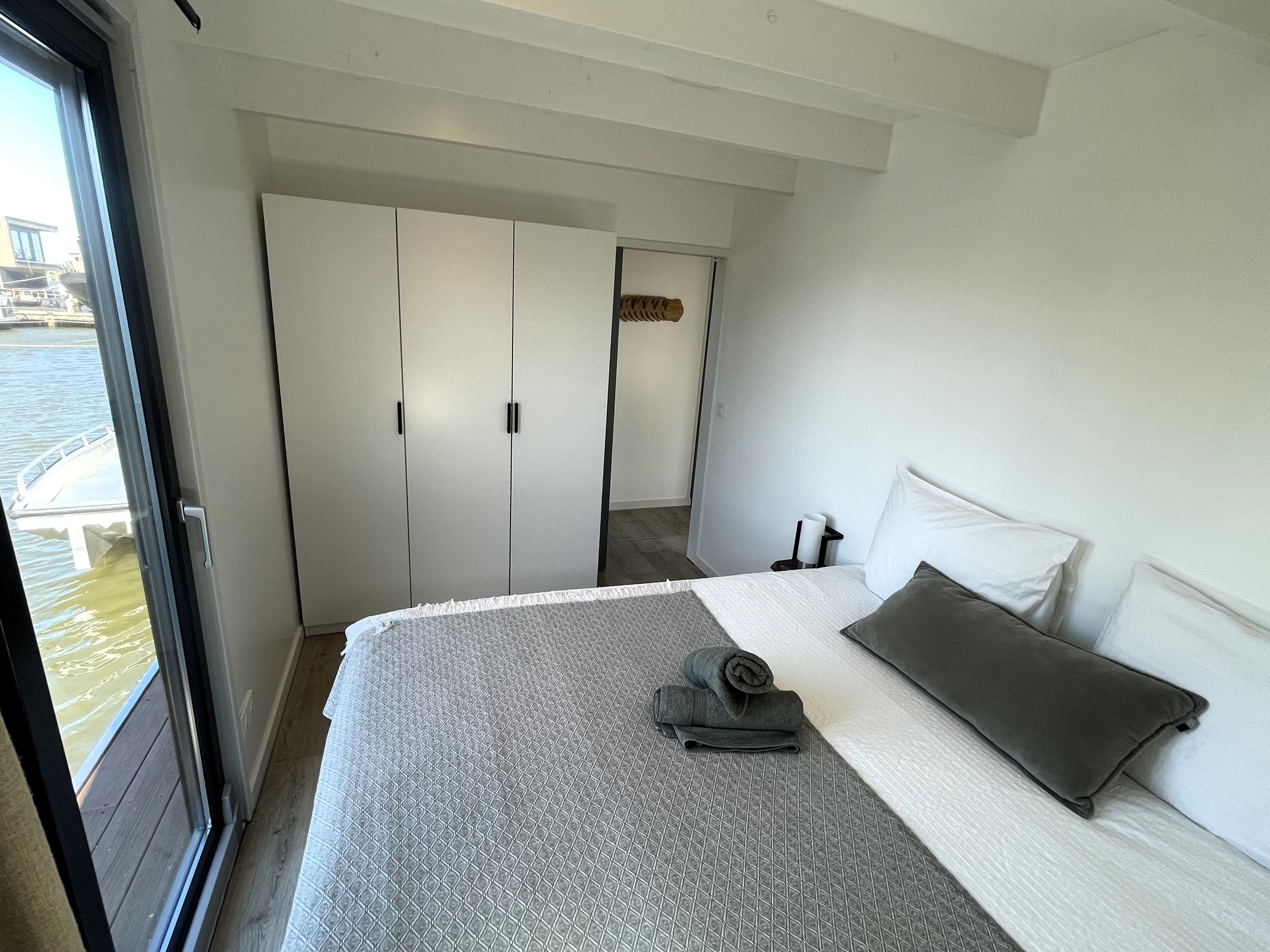 Surla 15 Houseboat Zelfvoorzienend