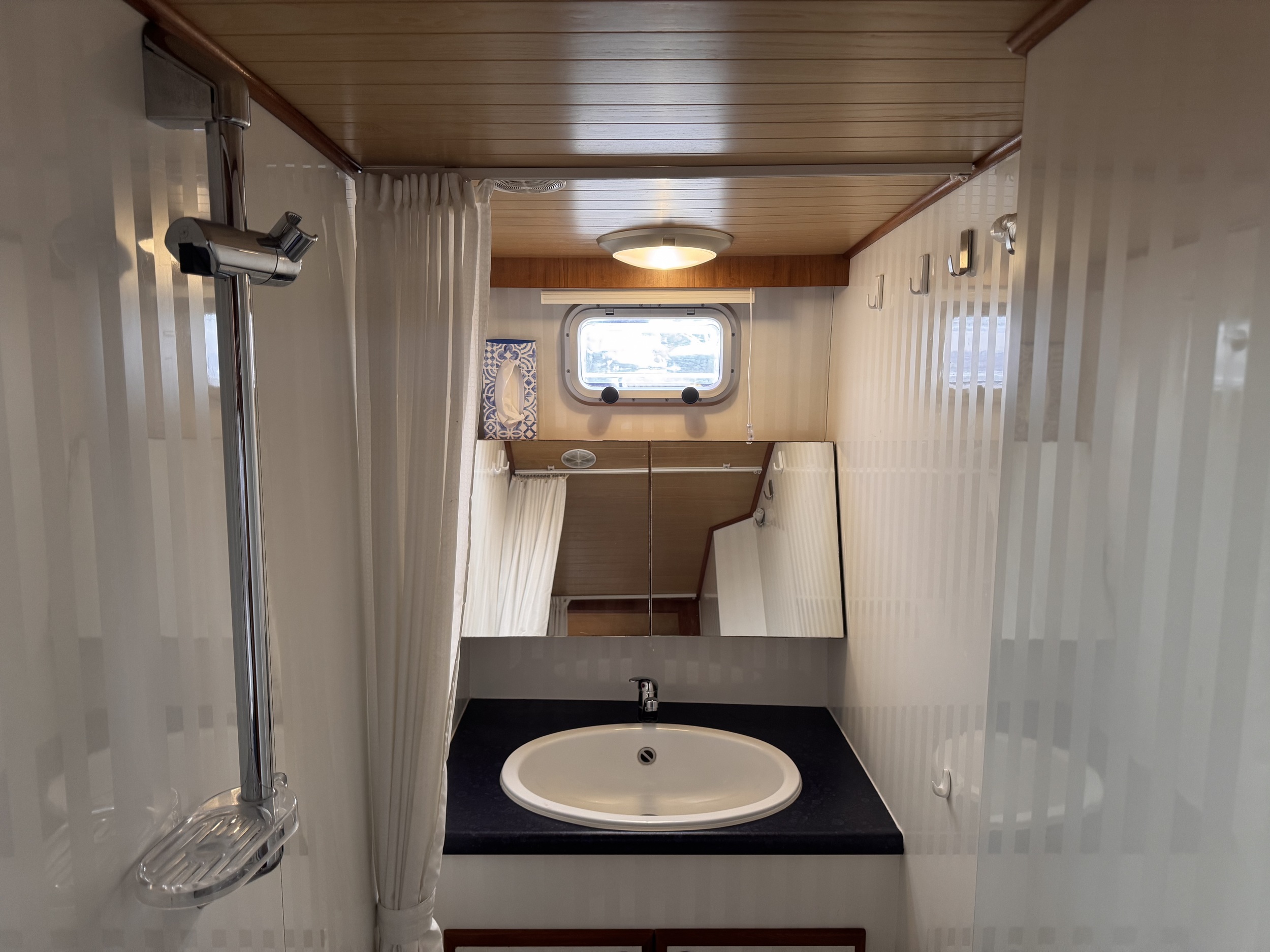 Aquanaut Drifter Trawler 1250 AK