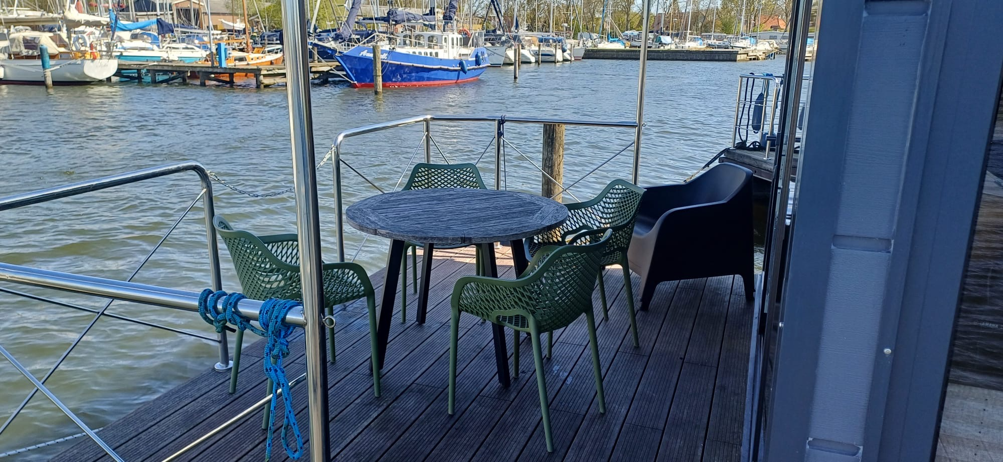 Campi 400 Houseboat Warns, Mooie Ligplaats
