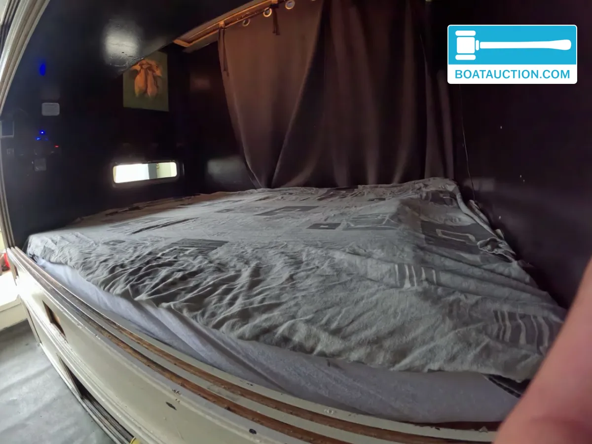 Loosdrecht Houseboat