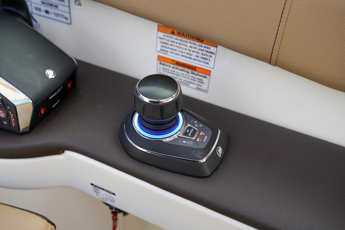 Sea Ray Sundancer 320