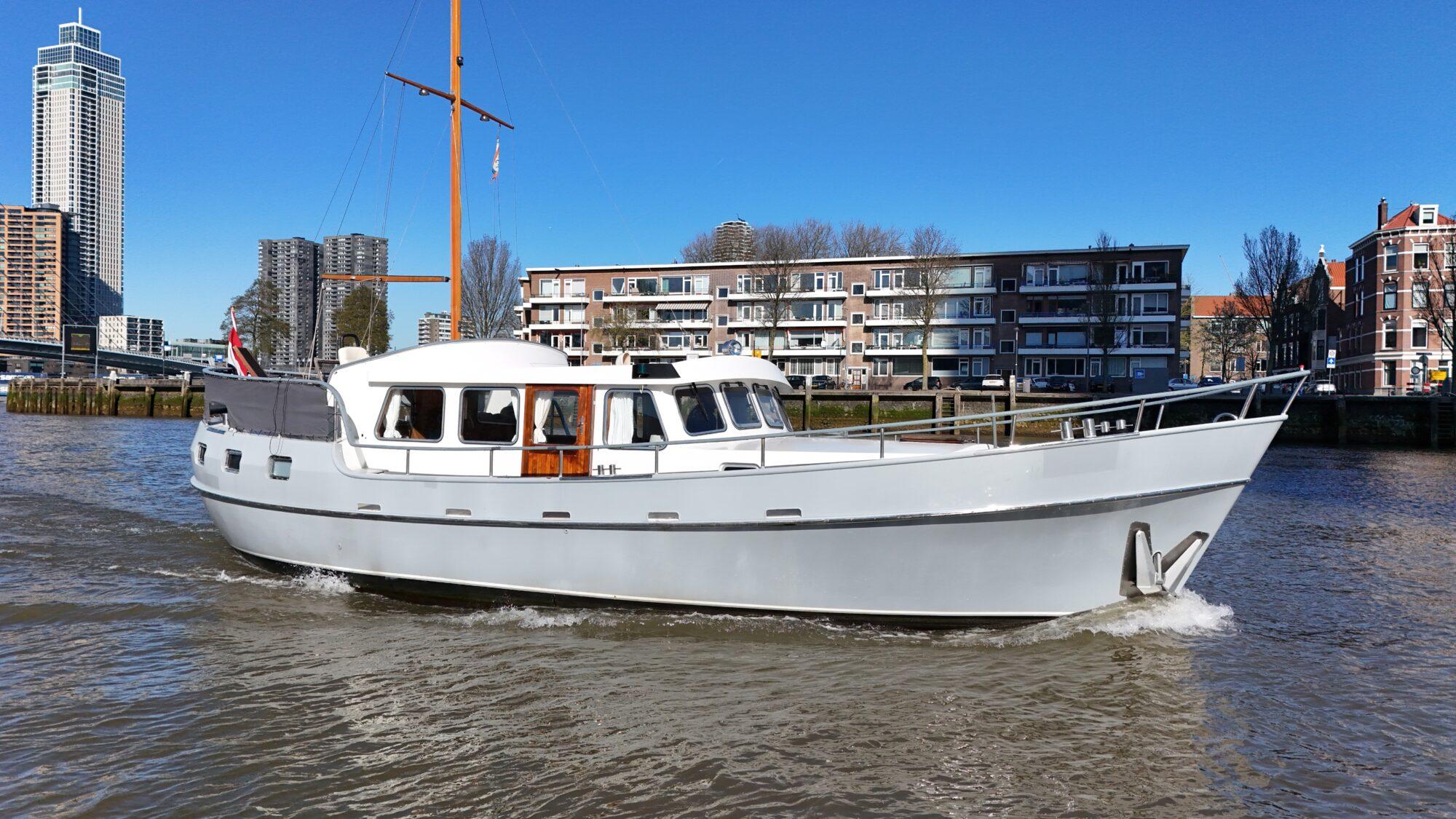 Pieter Beeldsnijder Pieter Beeldsnijder Rondspantkotter 12.85 AK