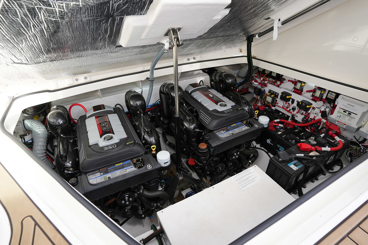 Sea Ray Sundancer 320