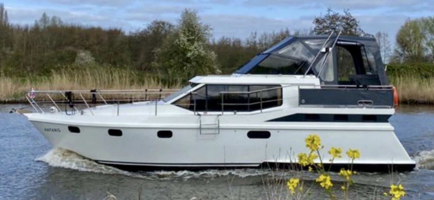Vri-Jon Contessa 37 AK Cabrio hoofdfoto: 1