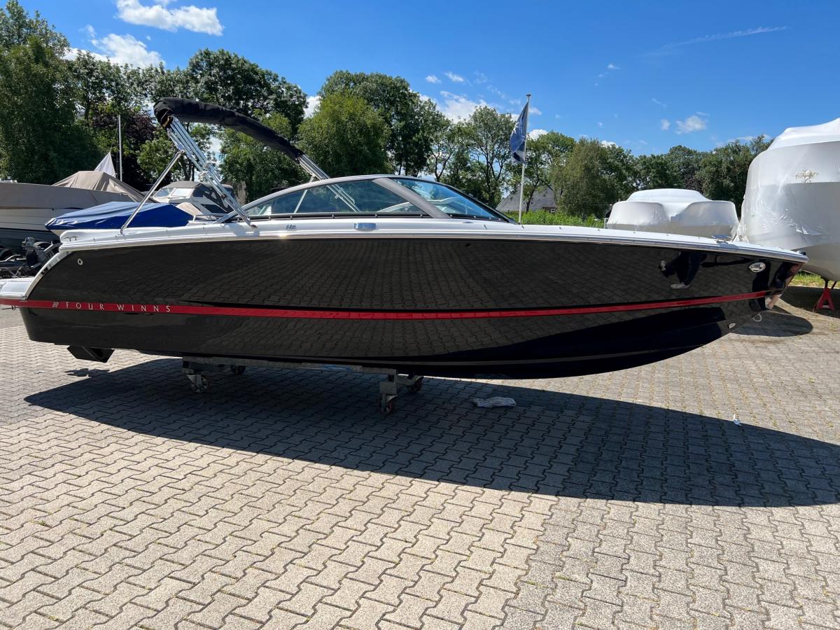FOUR WINNS H2 Bowrider met boegschroef