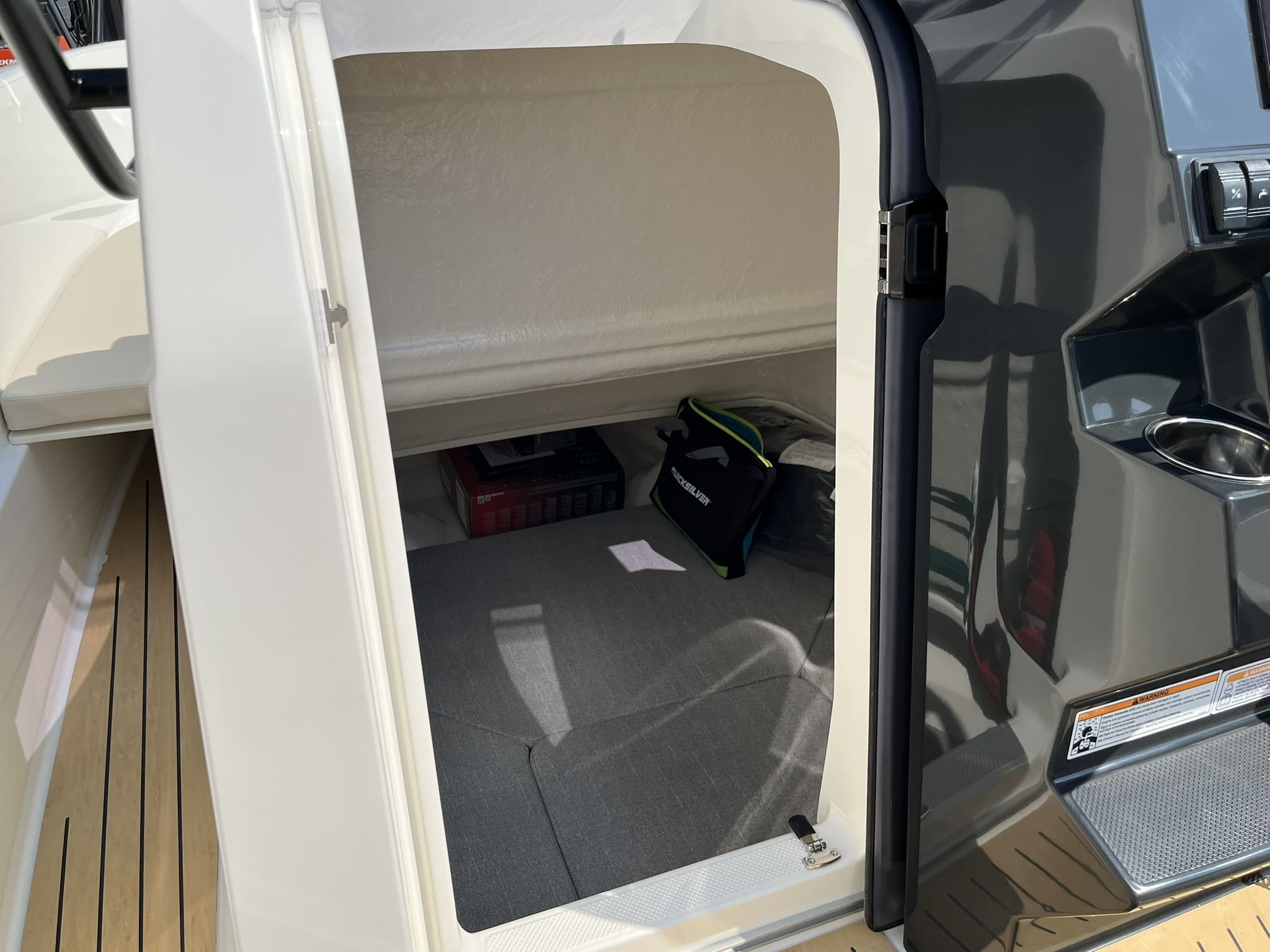 Quicksilver 705 Open