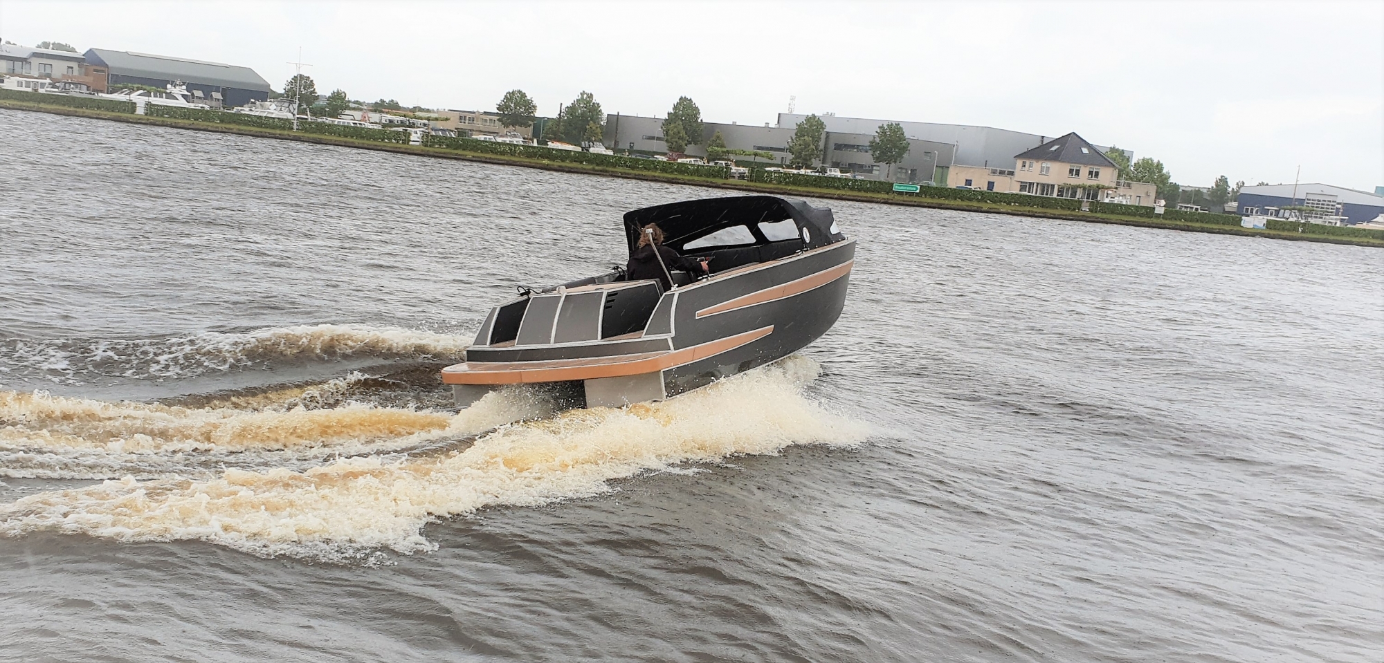 Van Vossen VanVossen Tender 650 (sport)