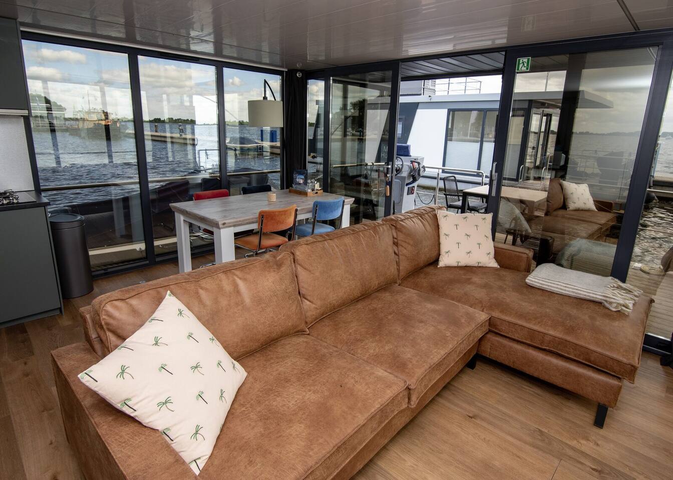 La Mare Houseboat Apartboat XL