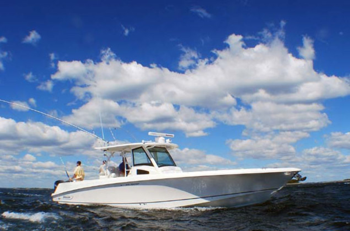 Boston Whaler 380 Outrage