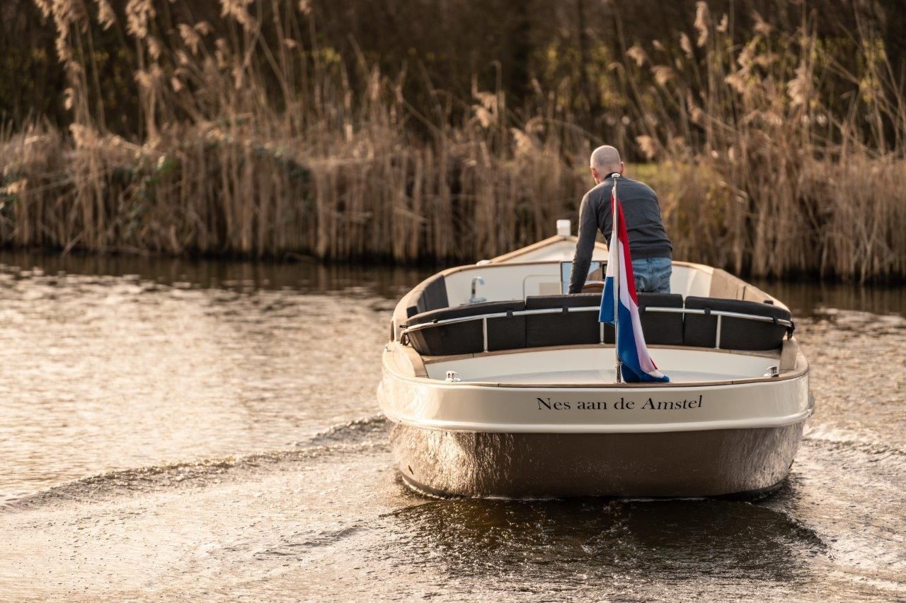 Menken Henley 28