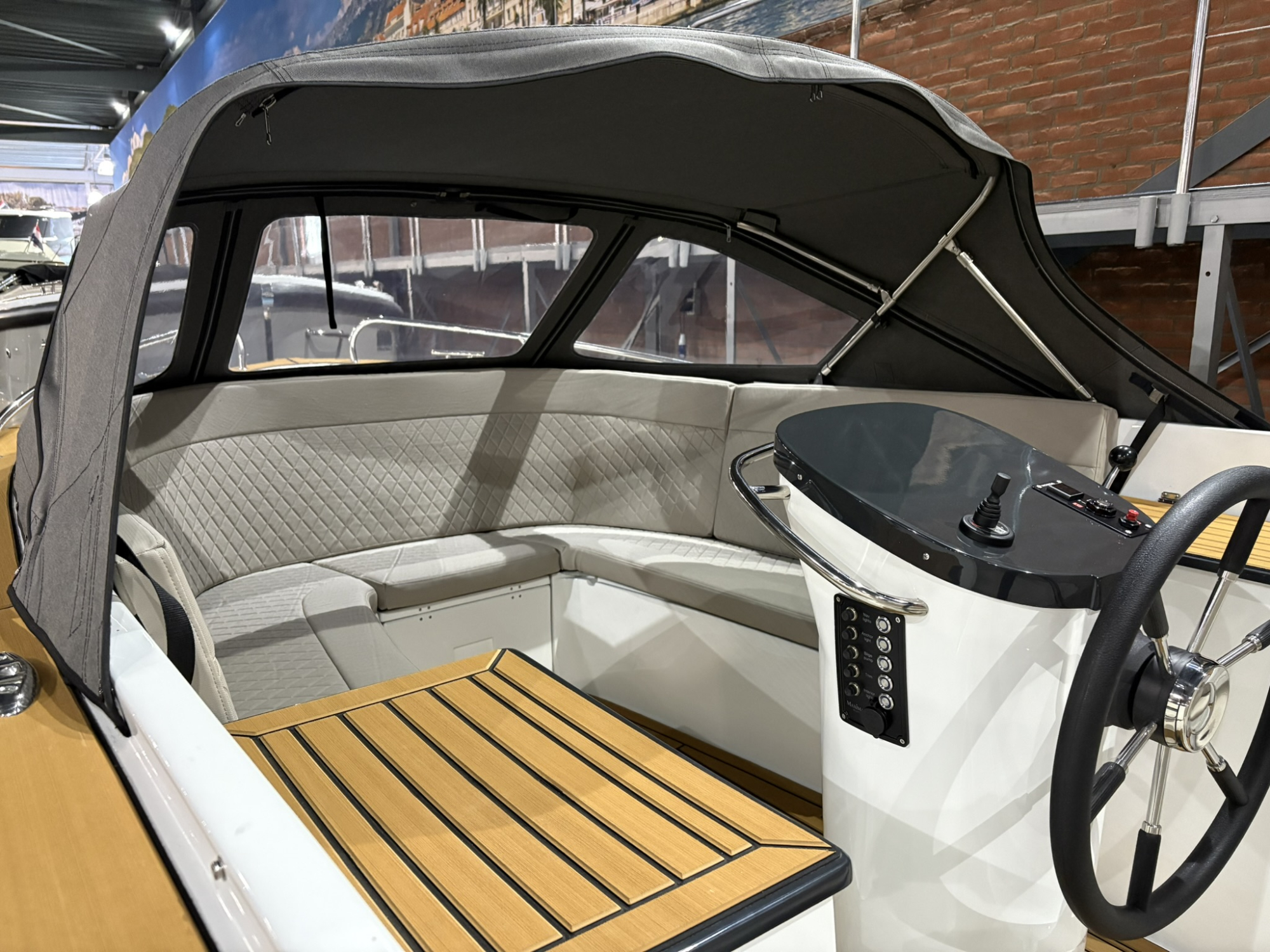 Maxima Boats 620 retro MC in donkergrijs op voorraad!