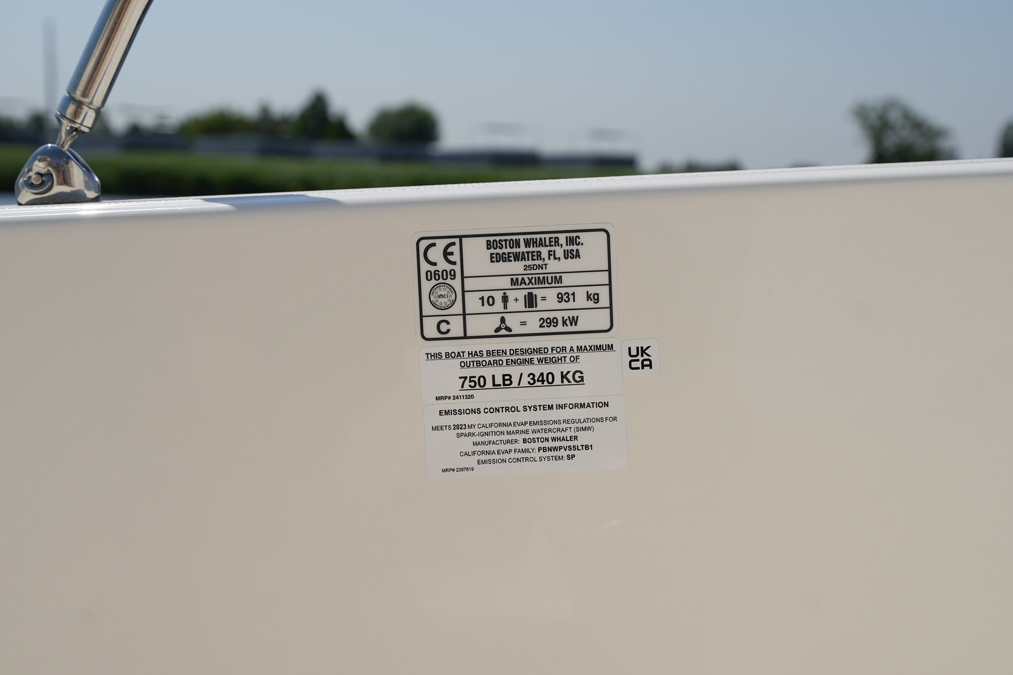 Boston Whaler 250 Dauntless