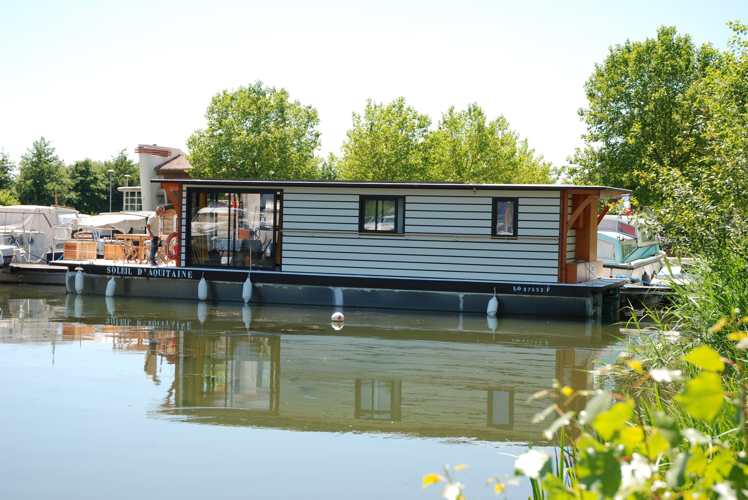 PHOEBUS COCHE SOLAIRE  LECTRICAL SELF POWERED BOAT Catamaran Standaard