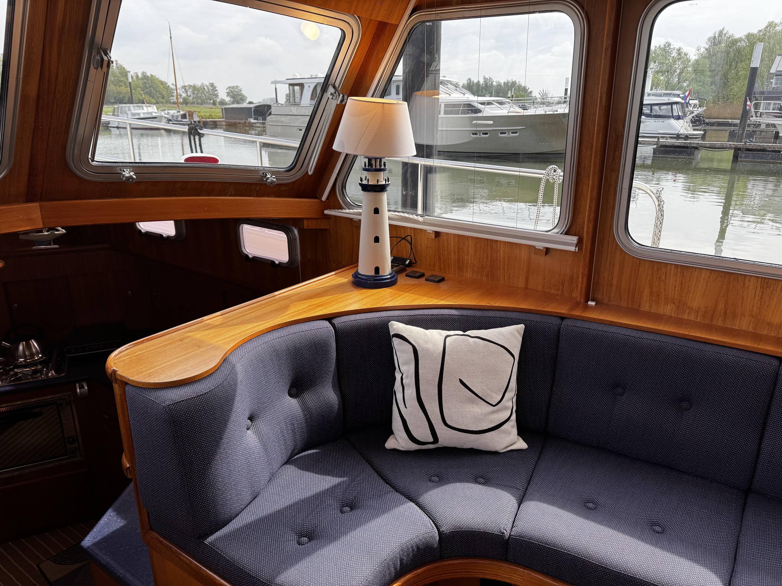 Aquanaut Drifter Trawler 1250 AK