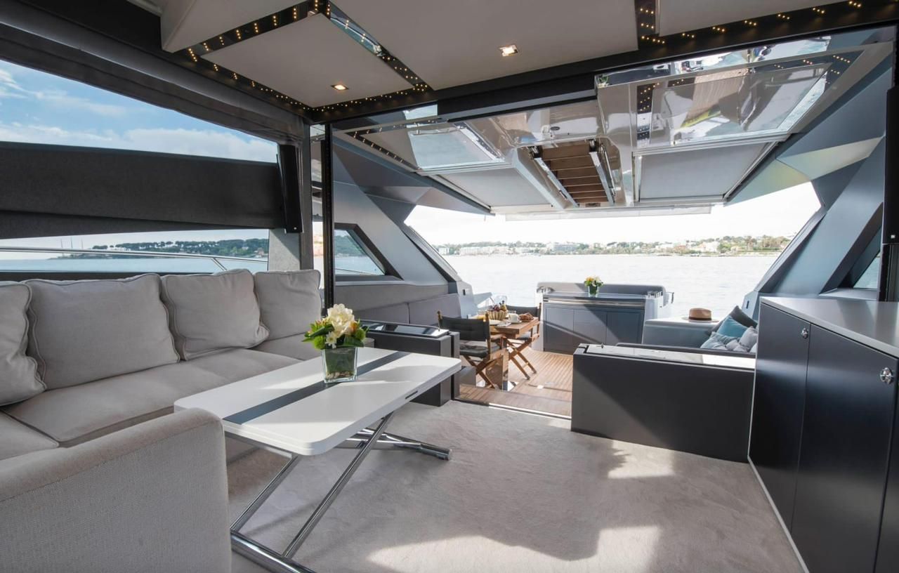 Galeon 700 Raptor Skydeck