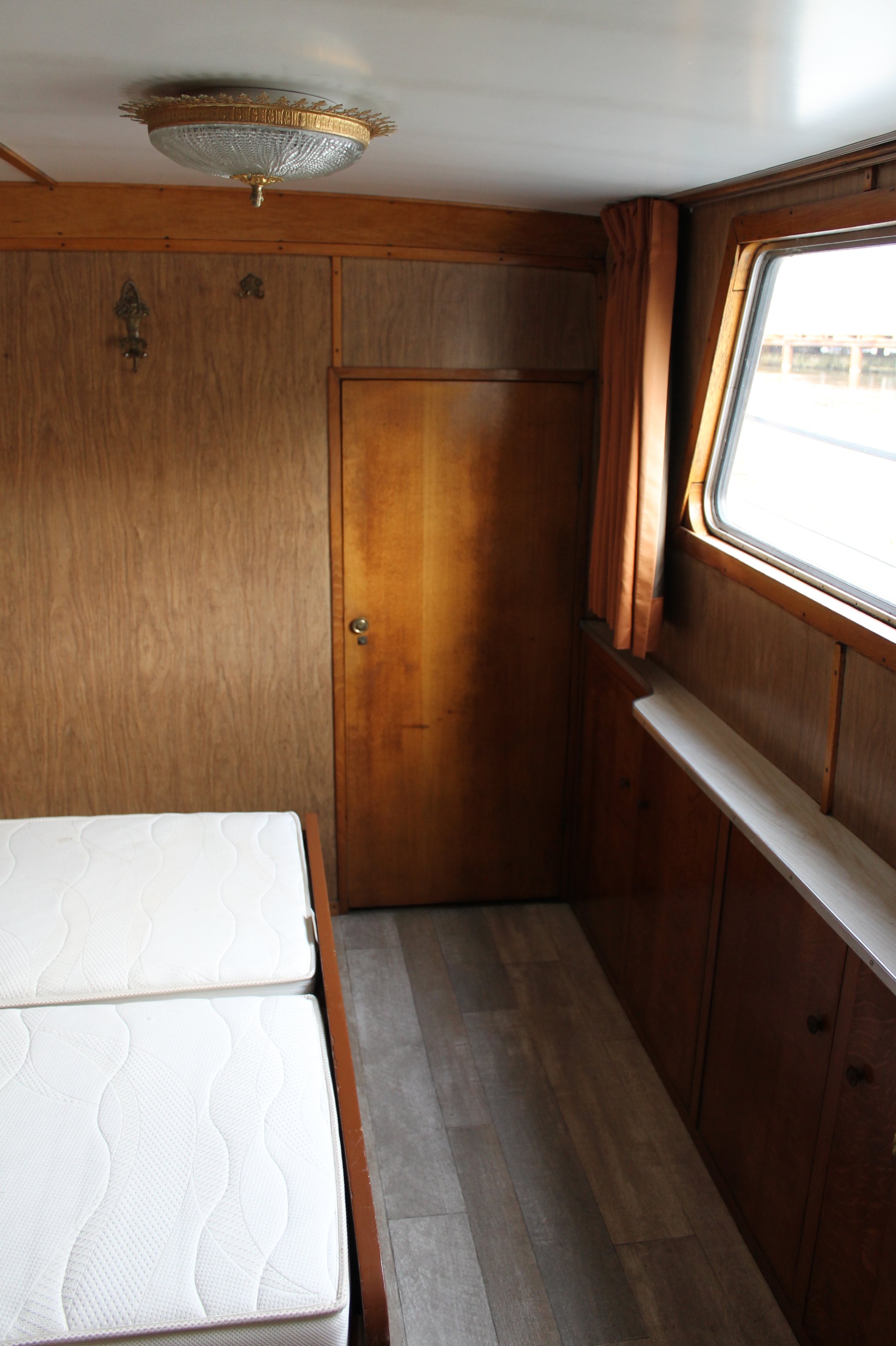 Tjalk Varend Woonschip 19.99