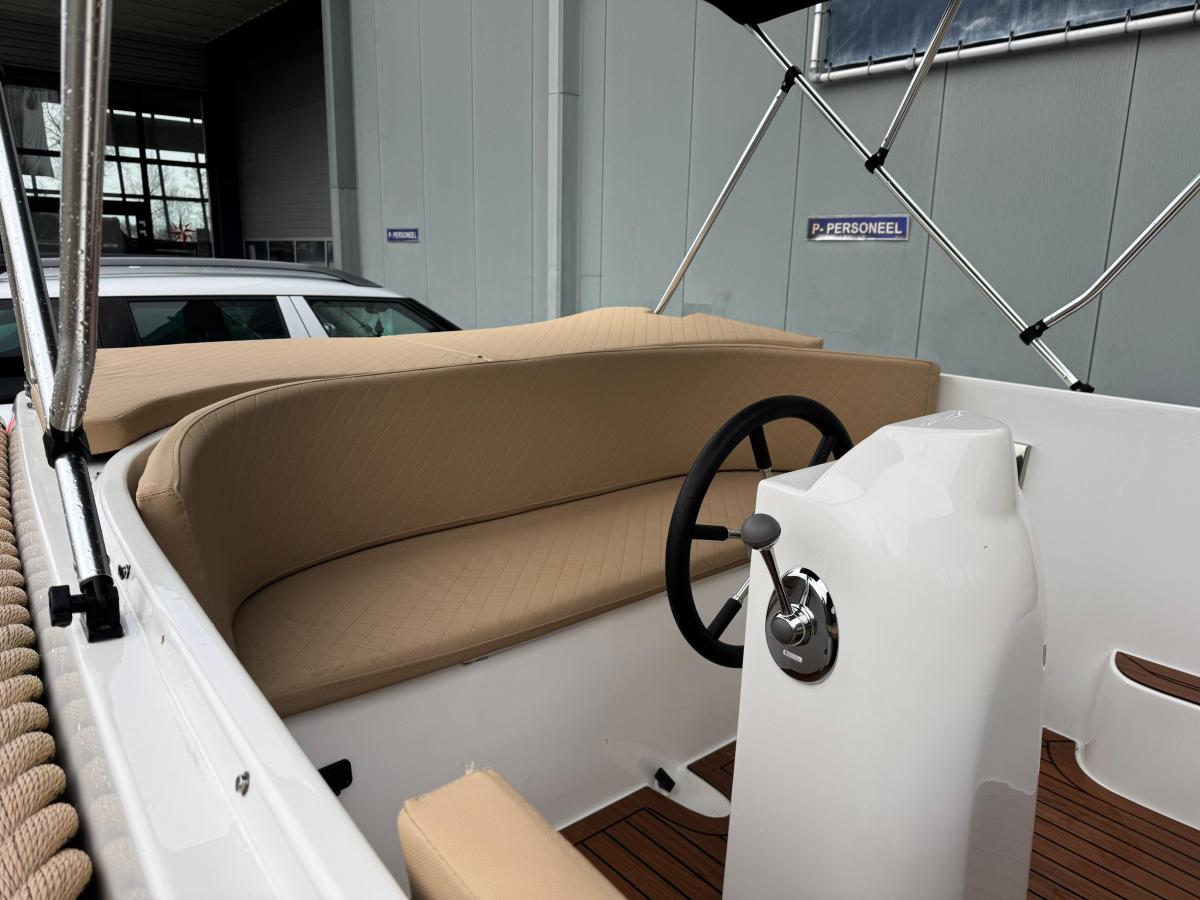 Rietdieper 565 Tender