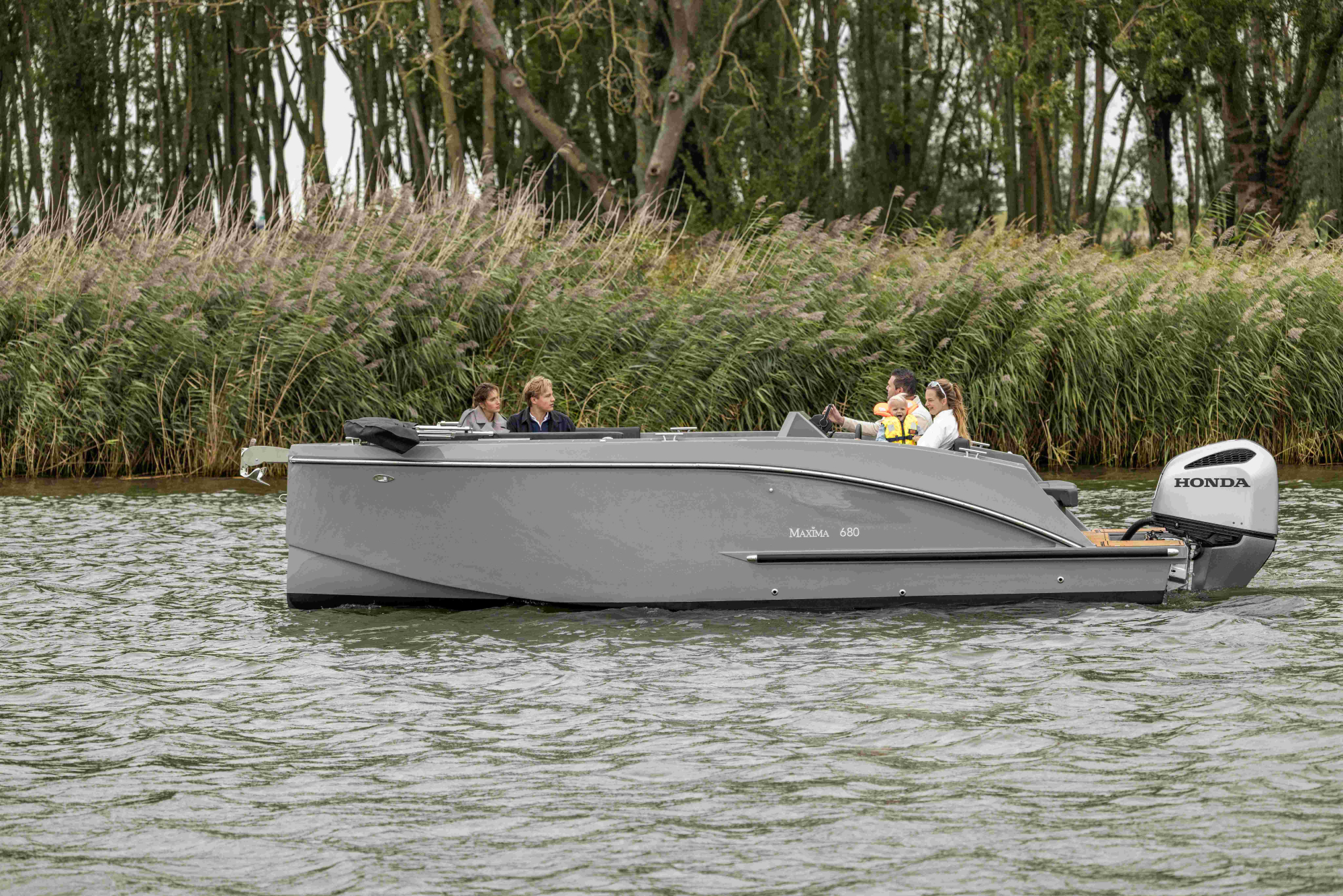 Maxima Boats 680 Sport Lounge