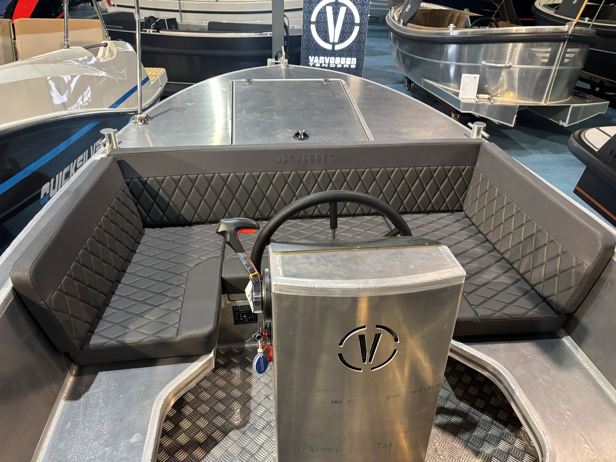 Van Vossen sloep 600 op voorraad