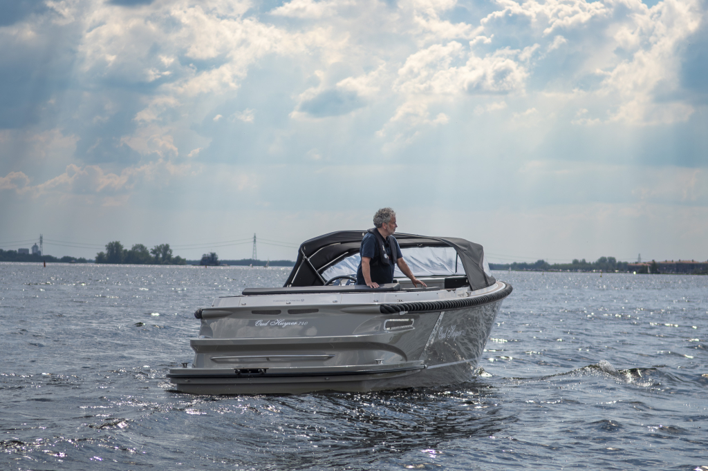 Oudhuijzer 740 Tender