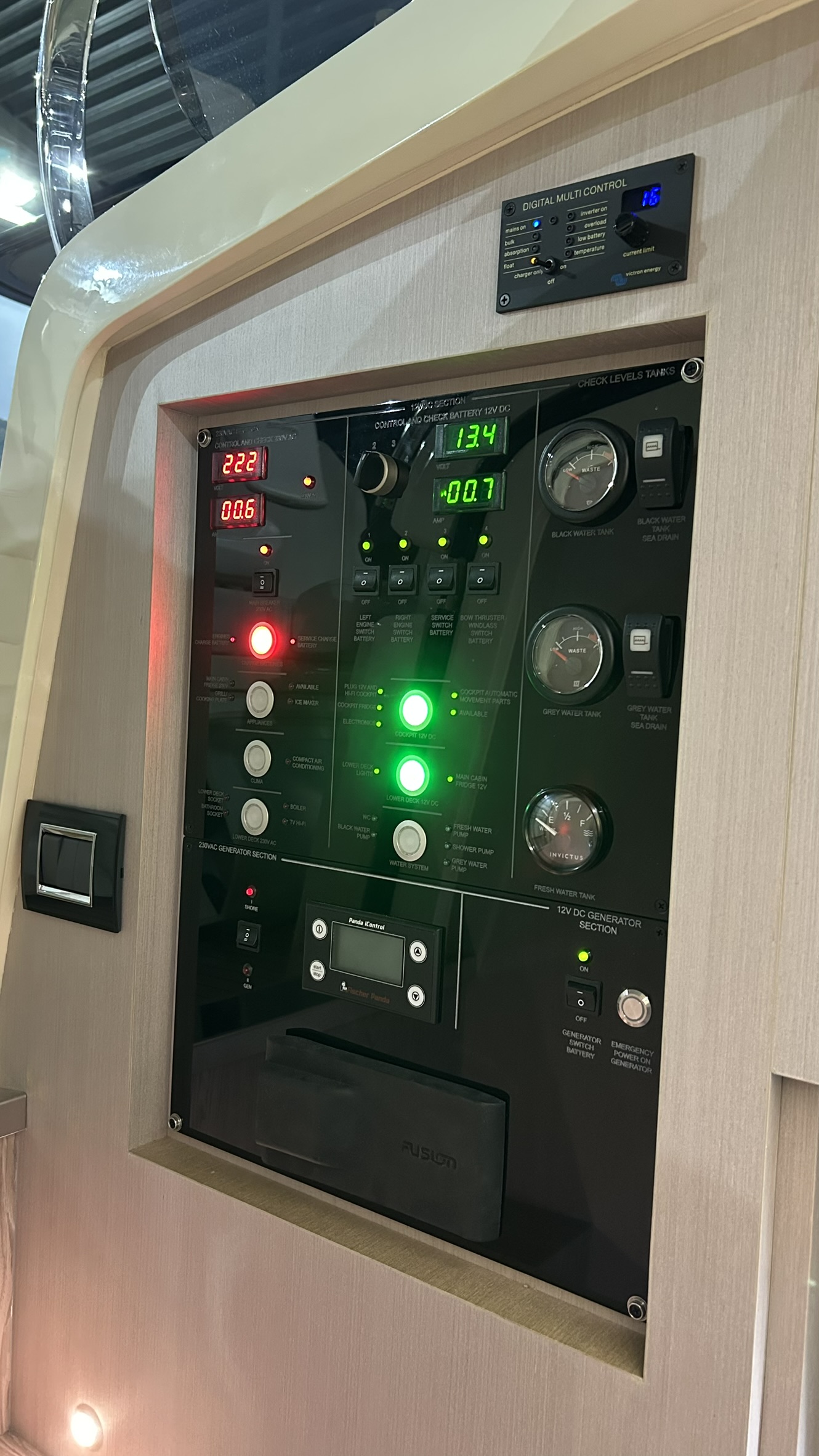 Invictus yachts Invictus GT 370 met 2x Volvo Penta D4 320 pk