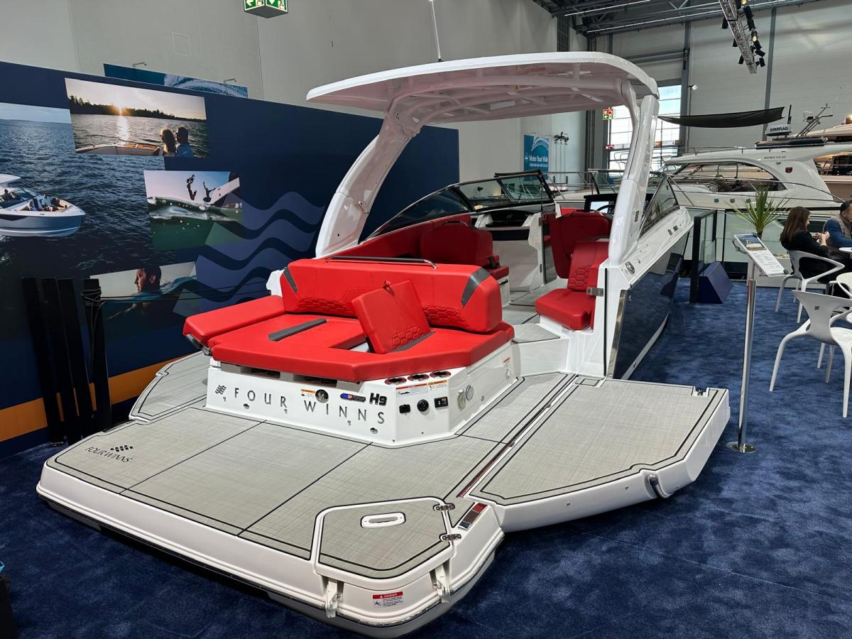 Four Winns H9 Bowrider