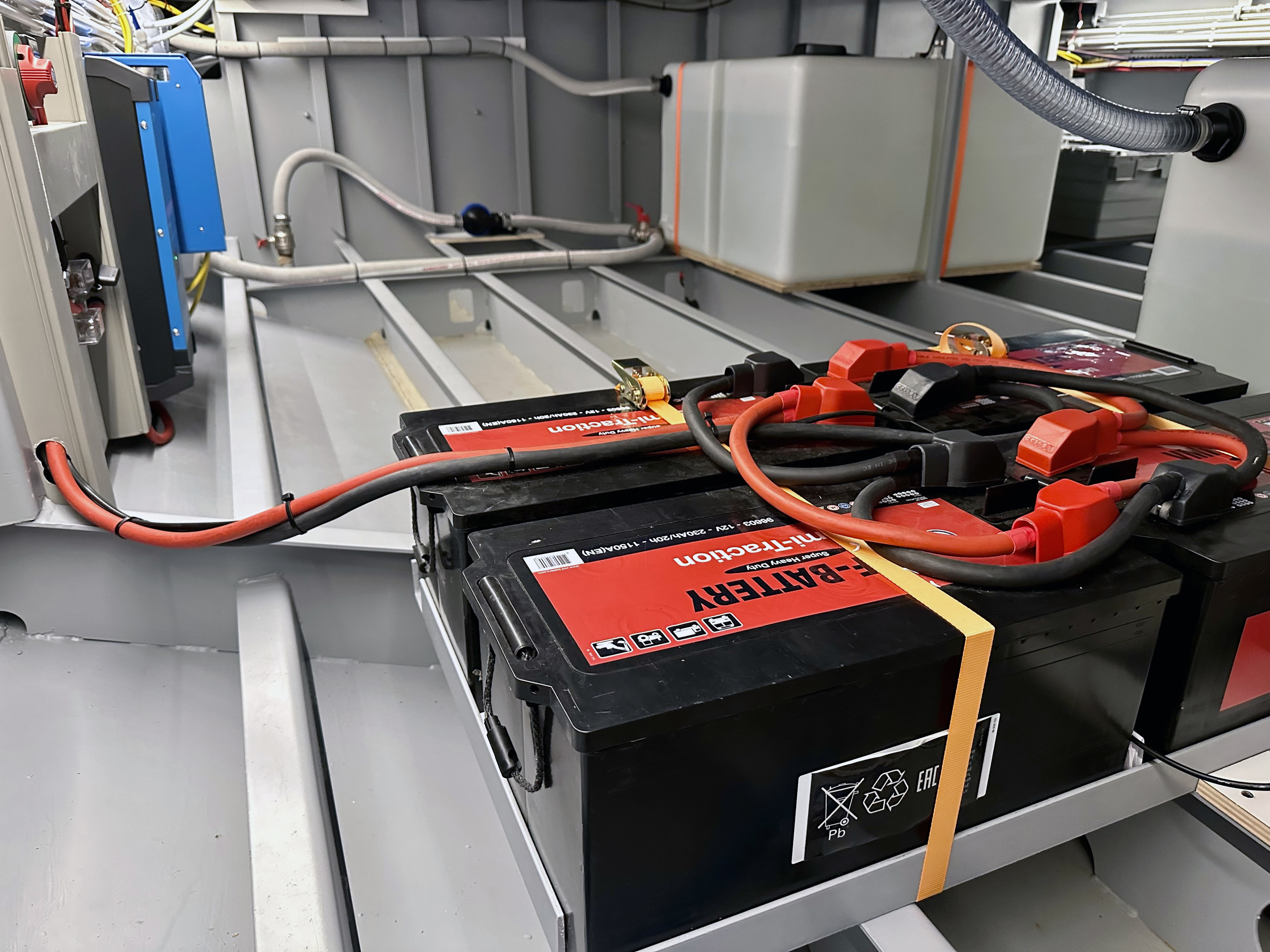 HOMESHIP VaarChalet In Amsterdam 1250D Luxe Houseboat