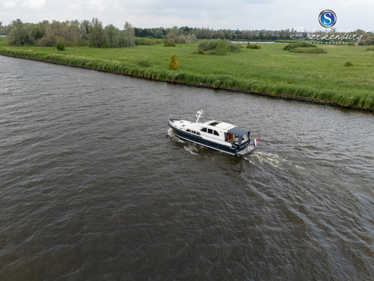 Linssen Grand Sturdy 470 Sedan Wheelhouse