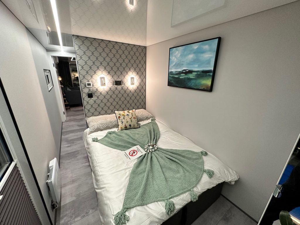 La Mare Houseboat Modern 16 ProLine
