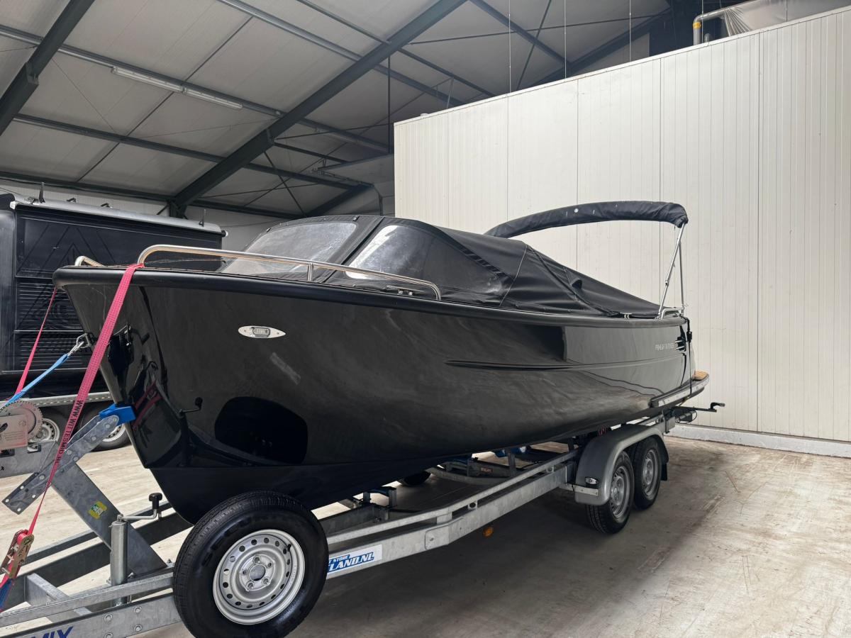 Primeur 710 Tender met Boegschroef