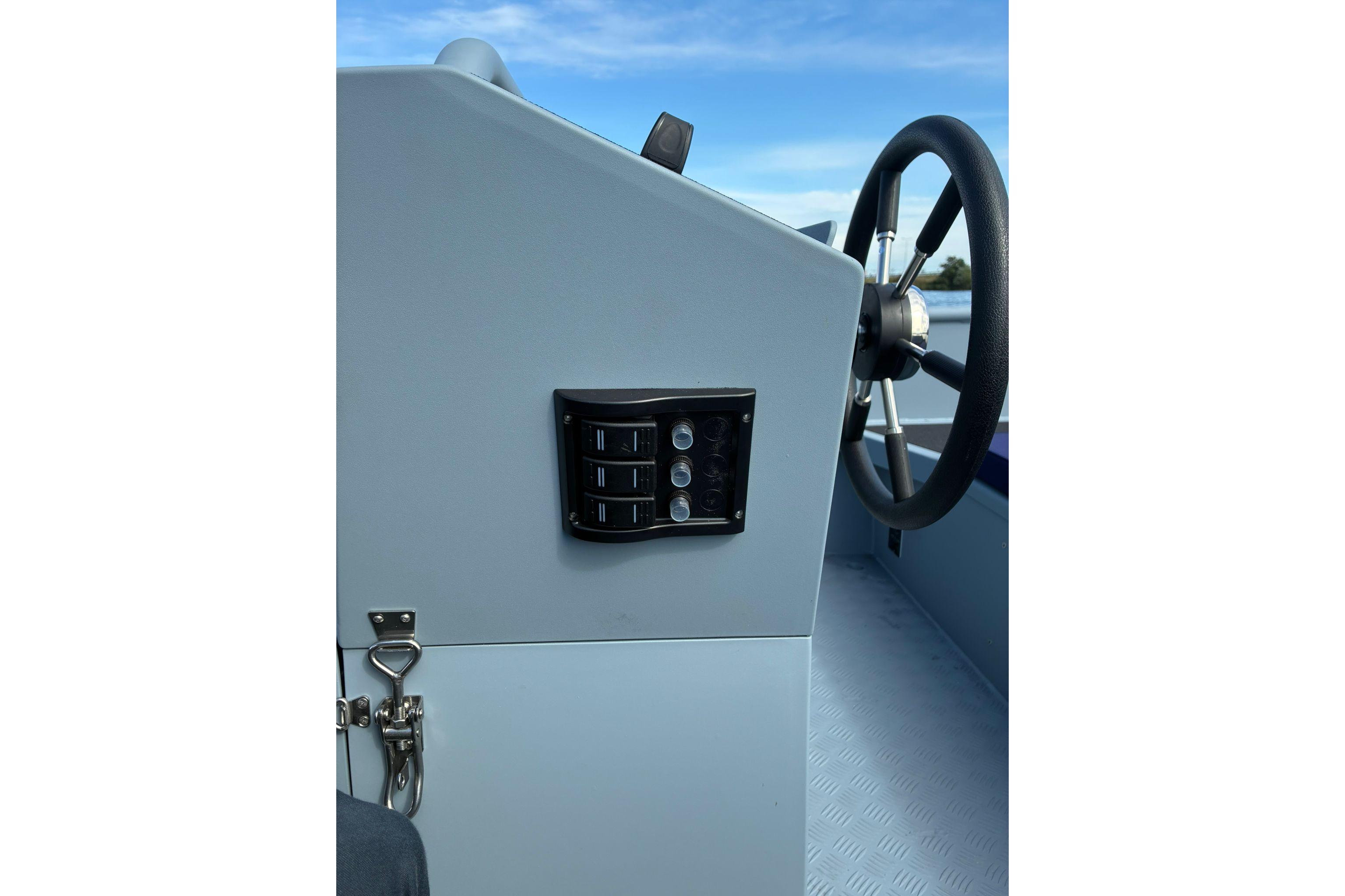 Stormer Tugboat 60