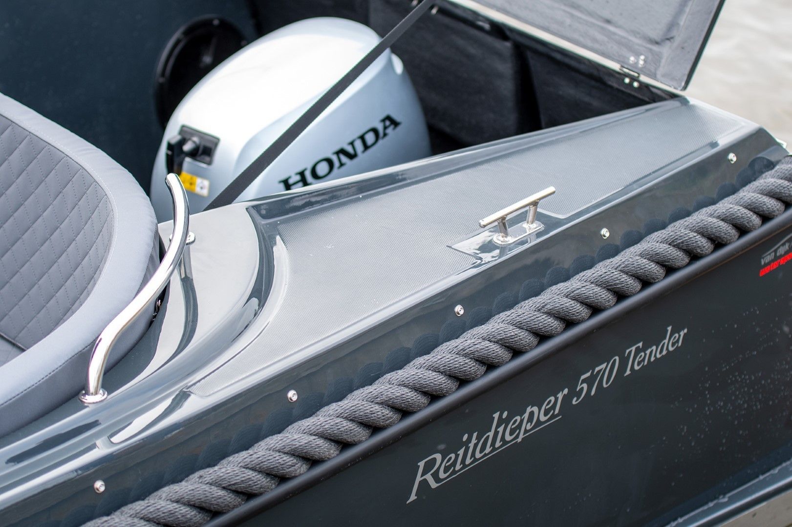 Reitdieper 570 Tender