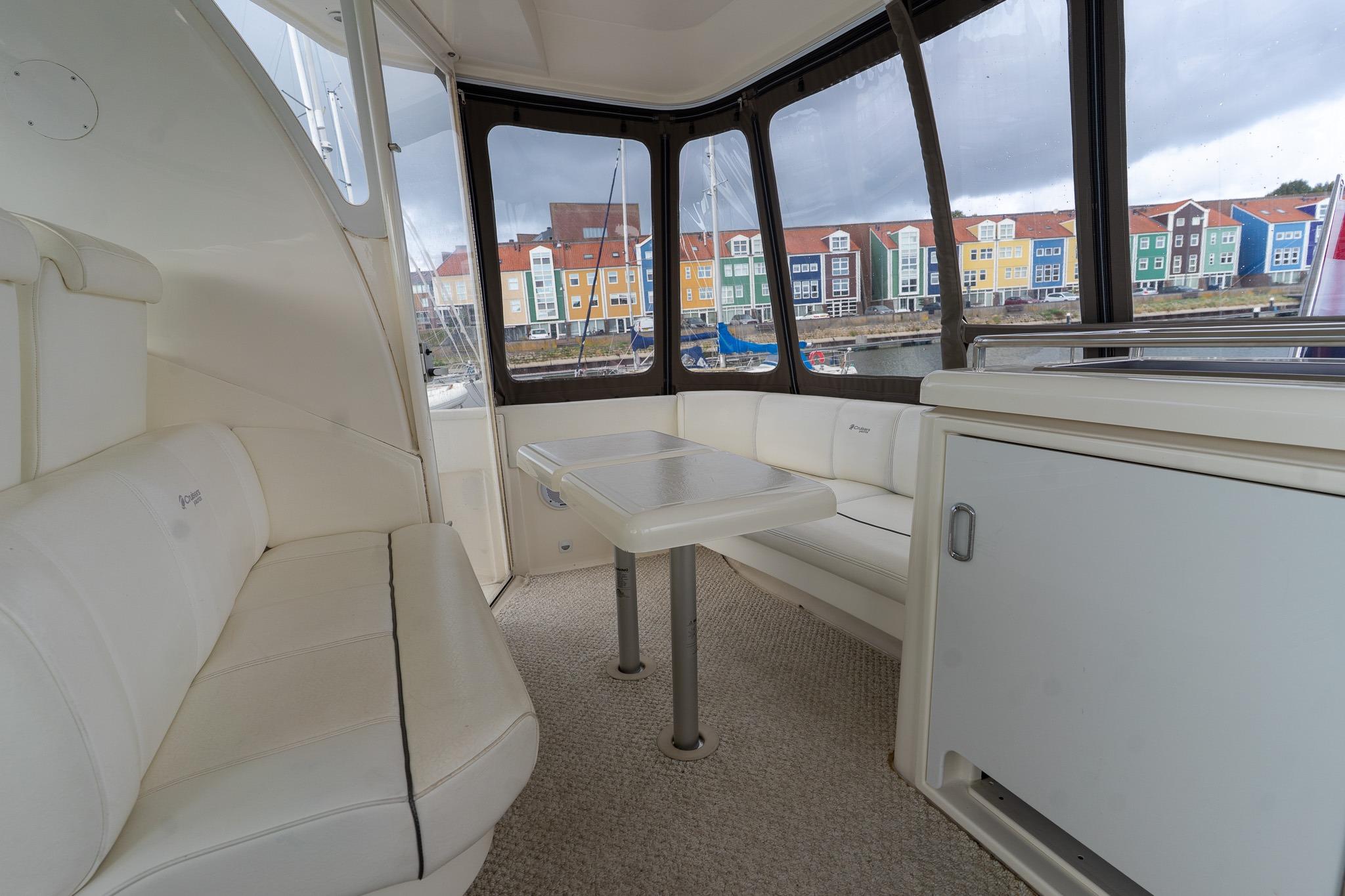 Cruisers Yachts 415 Express Motoryacht