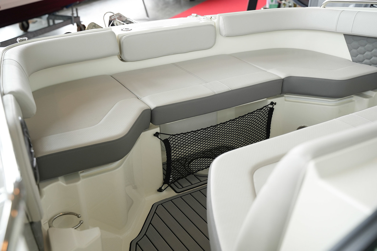 Sea Ray SDX 250