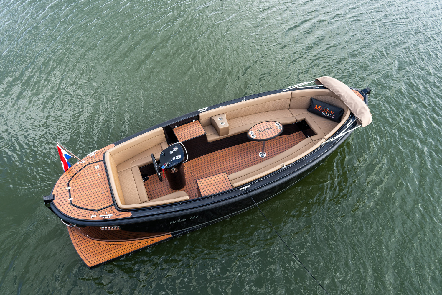 Maxima Boats 650 Flying Lounge