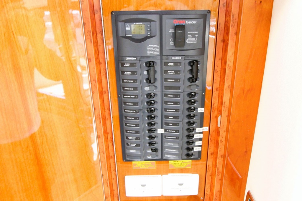 Rivièra 4700 Sport Yacht