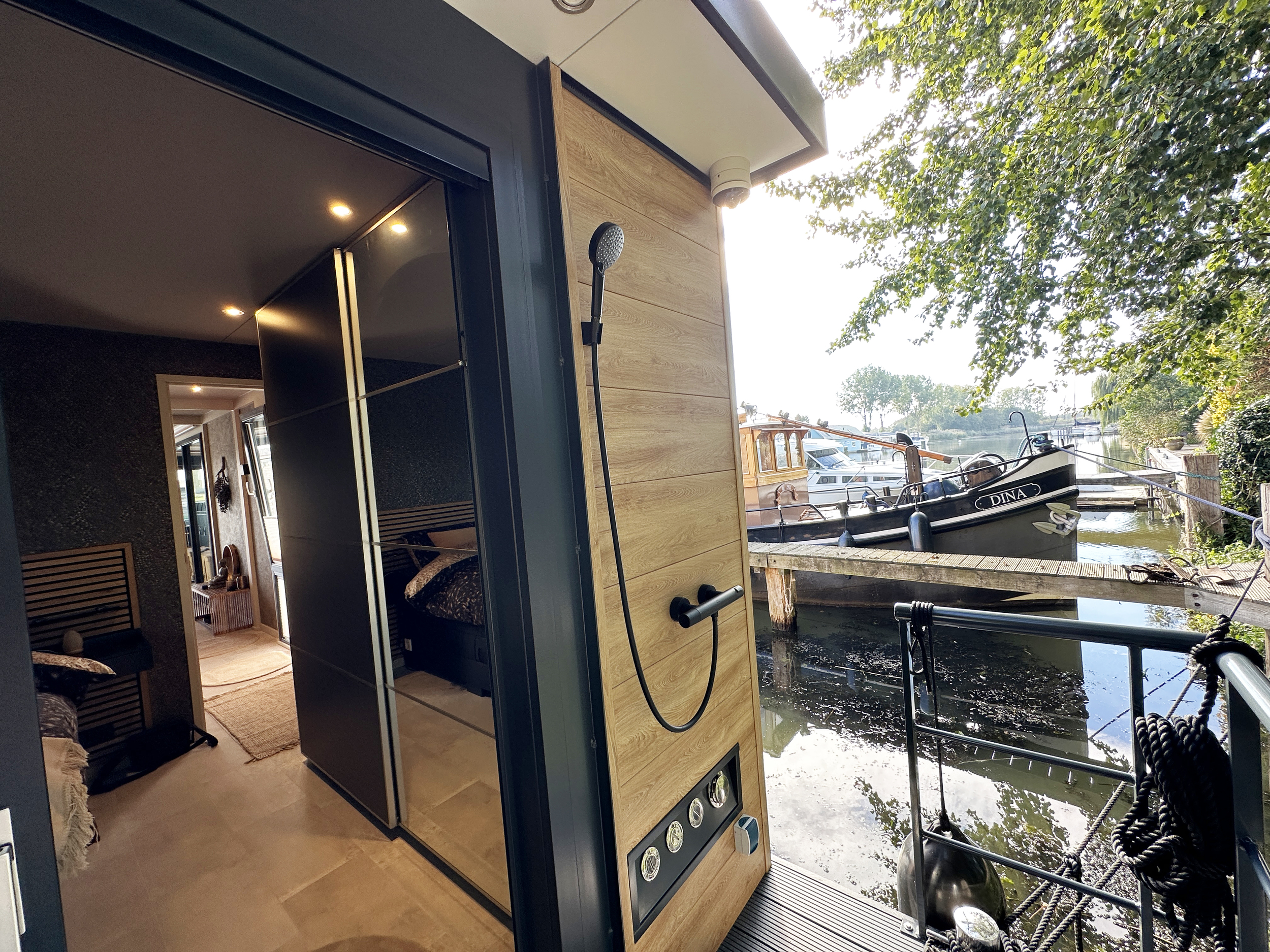 HT-Lofts Houseboat 15m Electric Propulsion