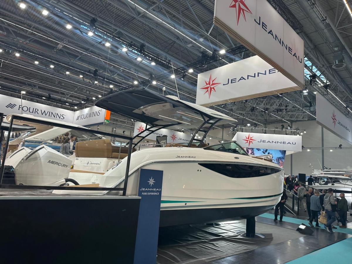 Jeanneau TH33 Twin-Hull