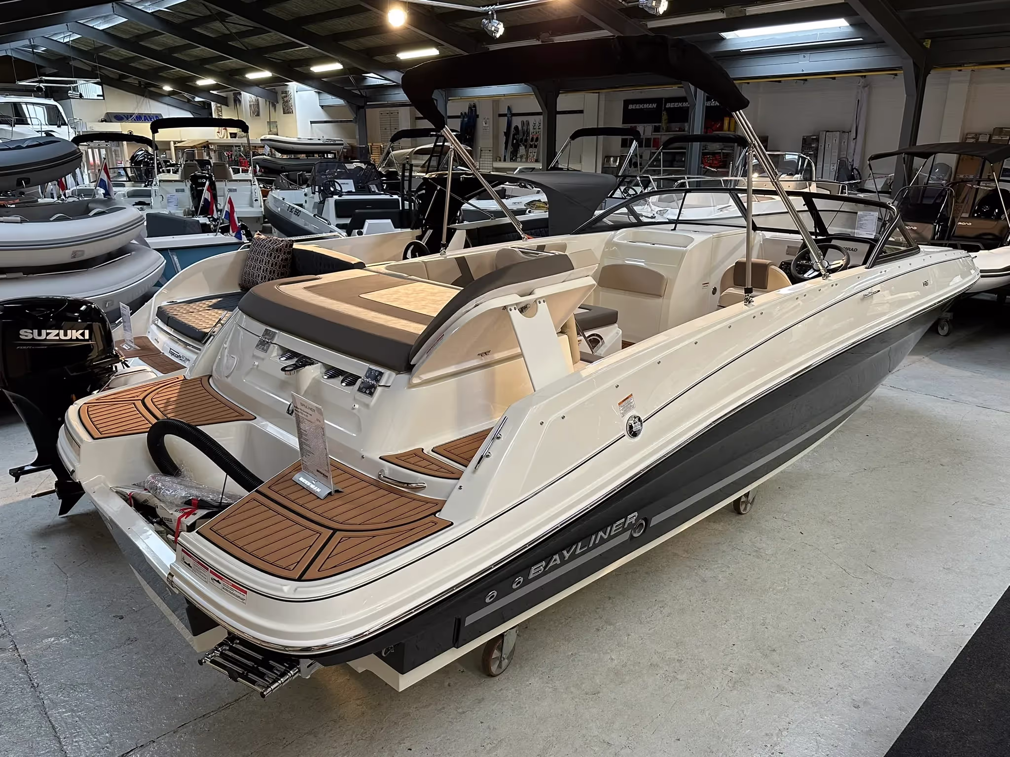 Bayliner VR6 Bowrider