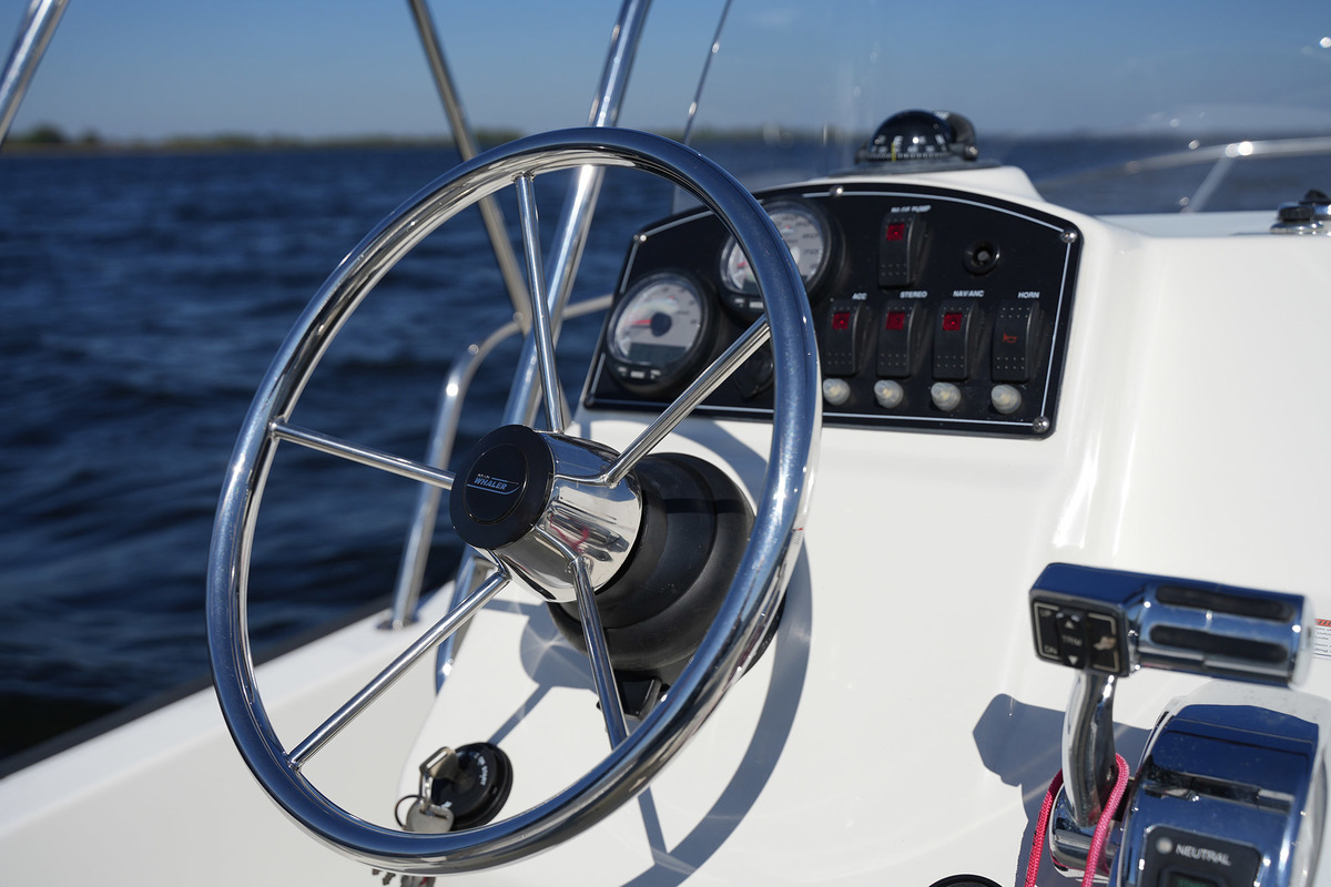 Boston Whaler 190 Montauk