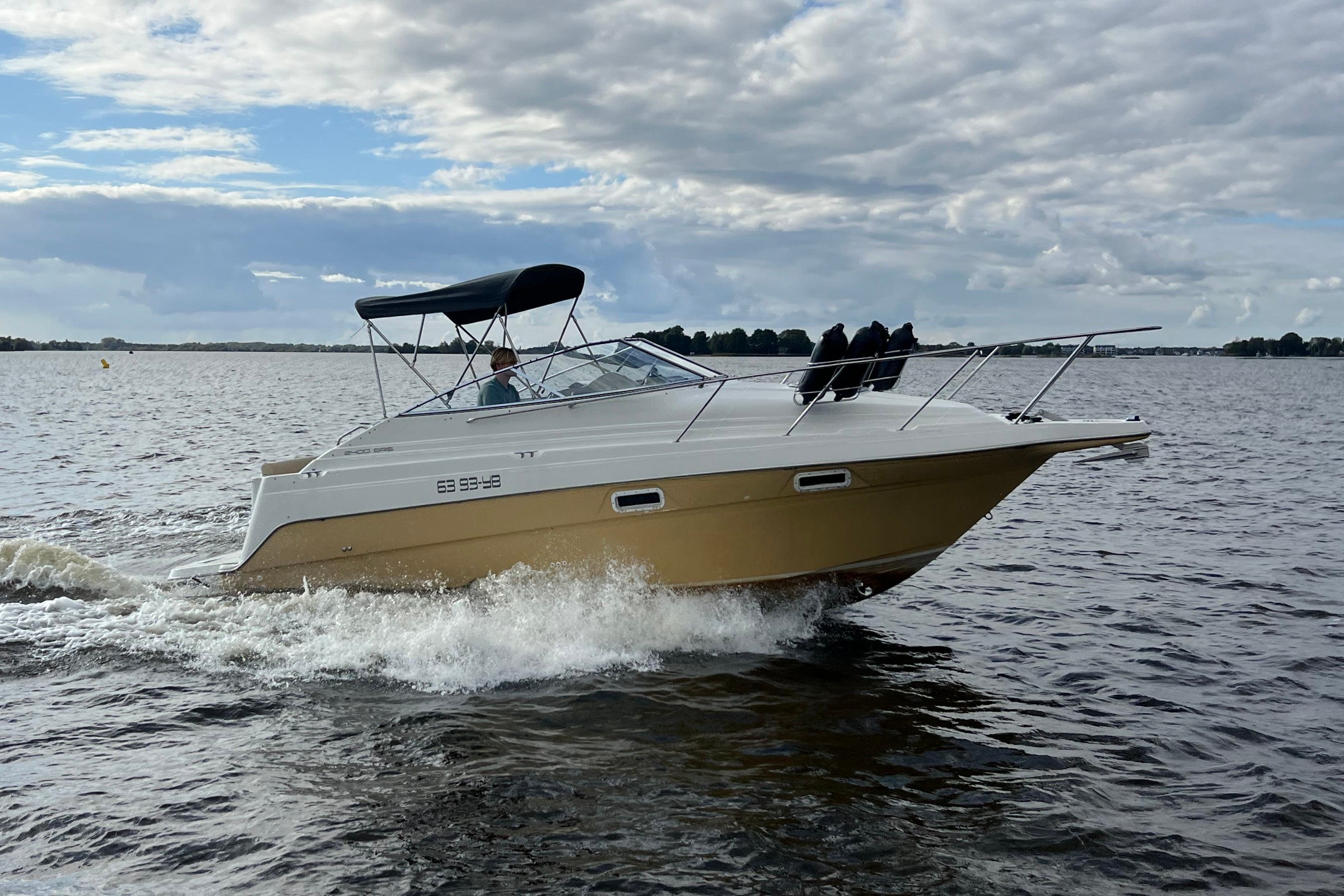 Maxum 2400 SCR hoofdfoto: 1