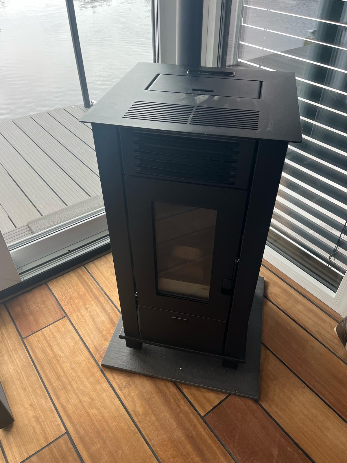 Dock 25 Houseboat 16 X 5 (met Ligplaats)