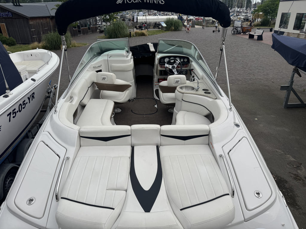 Four Winns H240