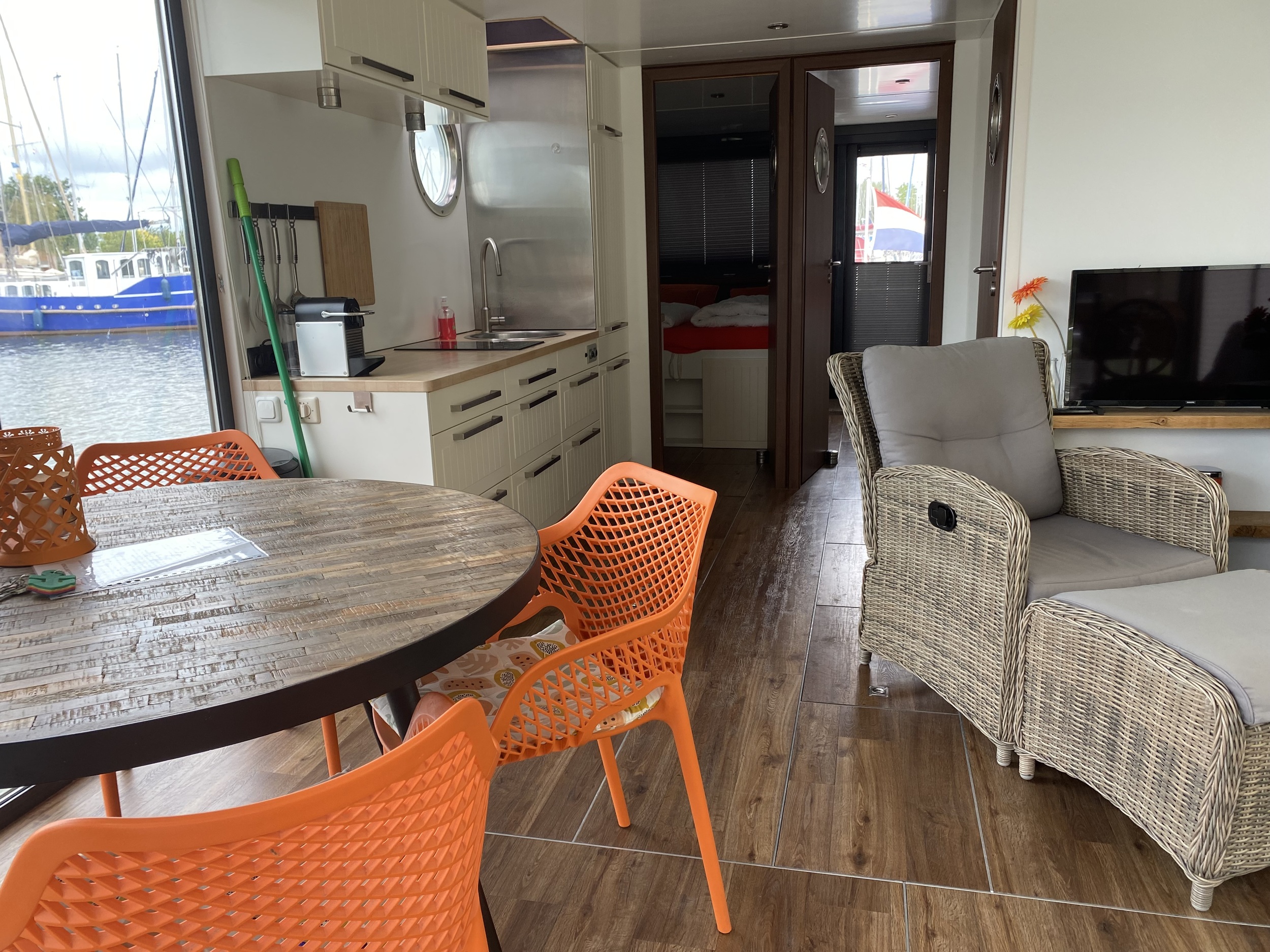 La Mare Houseboat Met Ligplaats Model DFS Aluminium